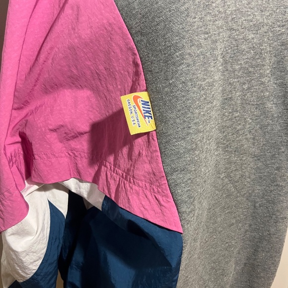 Vintage Style Nike Hoodie - Picture 3 of 5